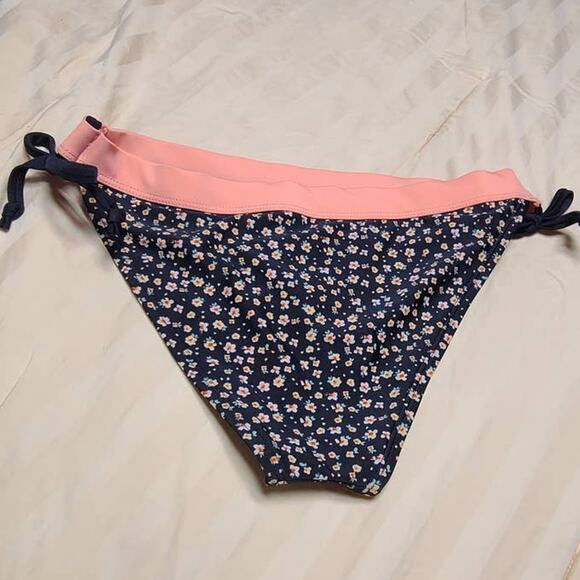 Aeropostale Blue Floral Print Cheeky Bikini Bottom ~ size M Junior - Picture 2 of 4